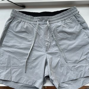 Lululemon bowline ripstop shorts - large (5 inch seam)